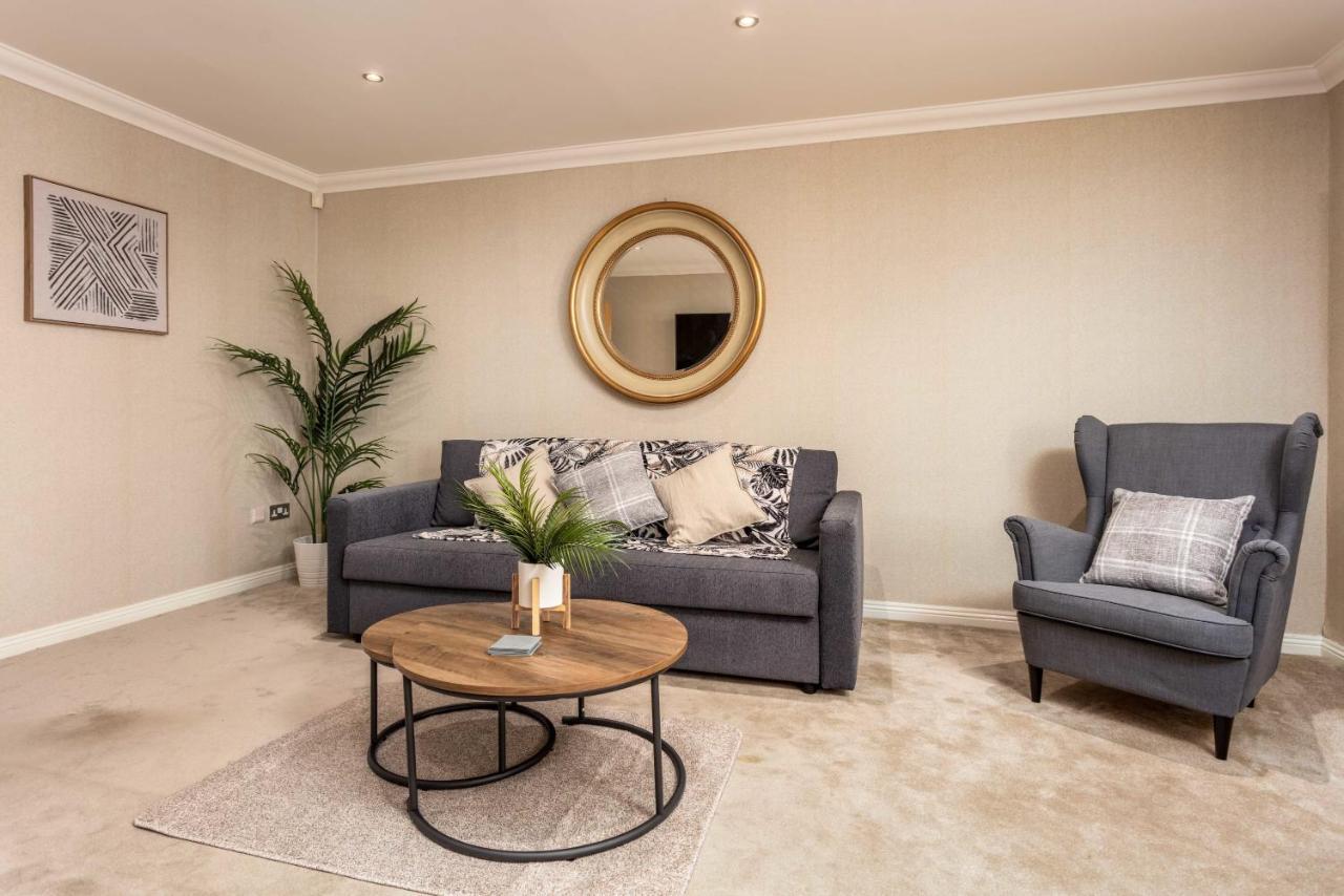 London Gate No1 - Donnini Apartments Kilmarnock Bagian luar foto